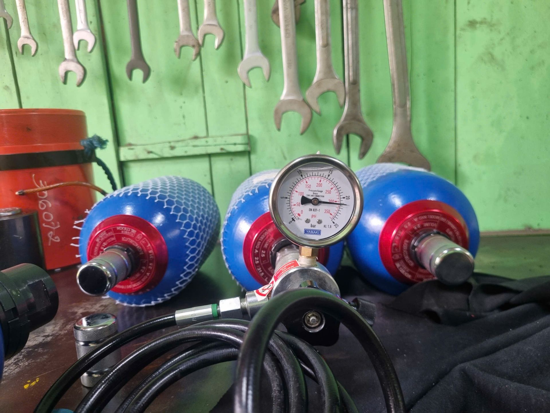Nạp khí Nitơ cho bình tích áp